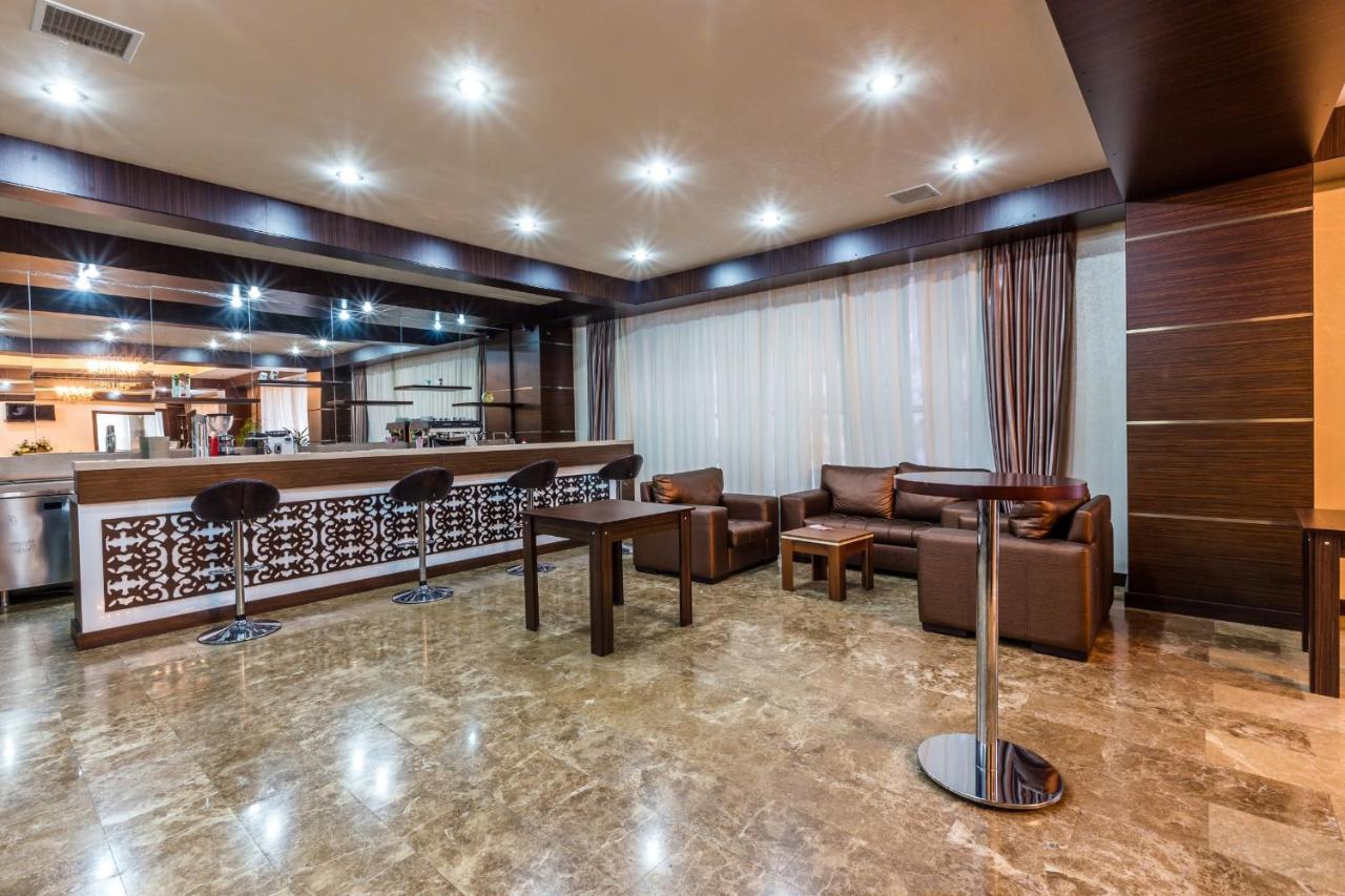 Mont Inn Hotel Baku Exteriör bild